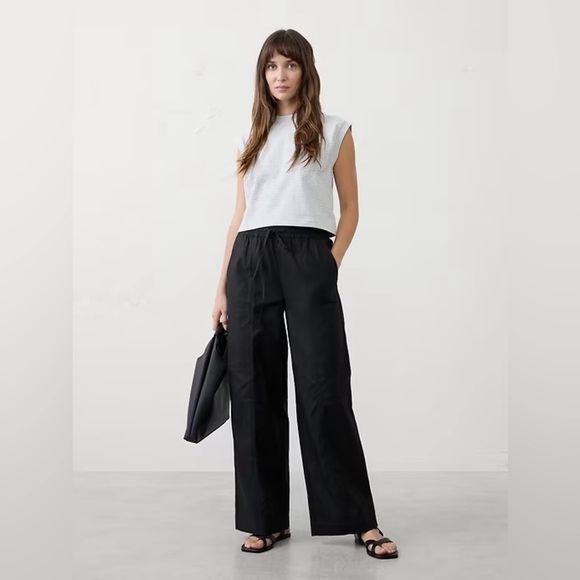 NWT! Banana Republic Black WIDE-LEG MID-RISE CARGO PULL-ON PANT📙